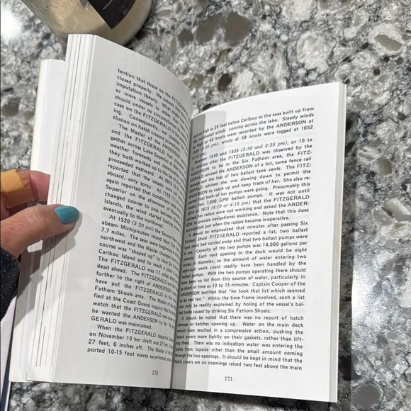 The Wreck of the Edmund Fitzgerald Book - Picture 7 of 10